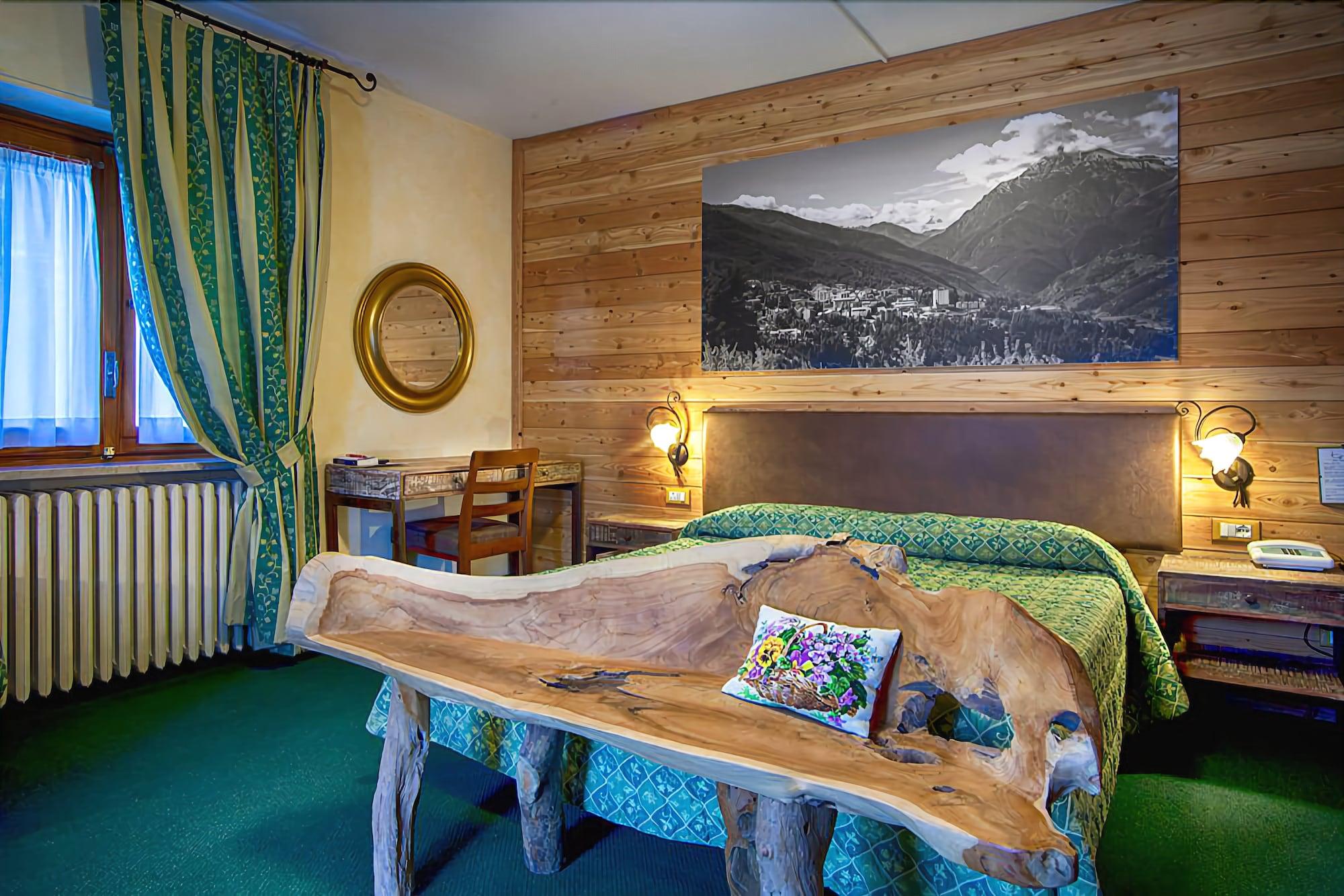 Hotel Gran Baita เซาเซดุลซ์ ภายนอก รูปภาพ